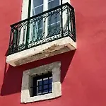 Riverside Alfama 3*