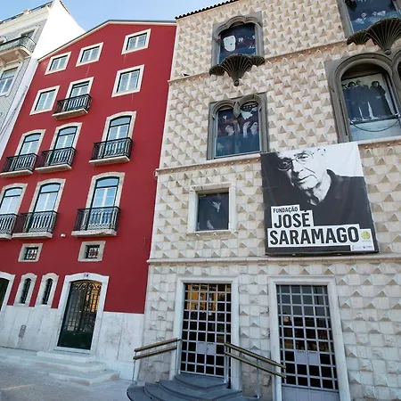 Riverside Alfama Готель 3*